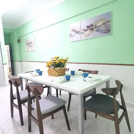 3 Rooms 2 Parking 10Pax Psr Comfy Sofa&Bed Near Mrt Eateries Mcd Seri Kembangan Exterior photo