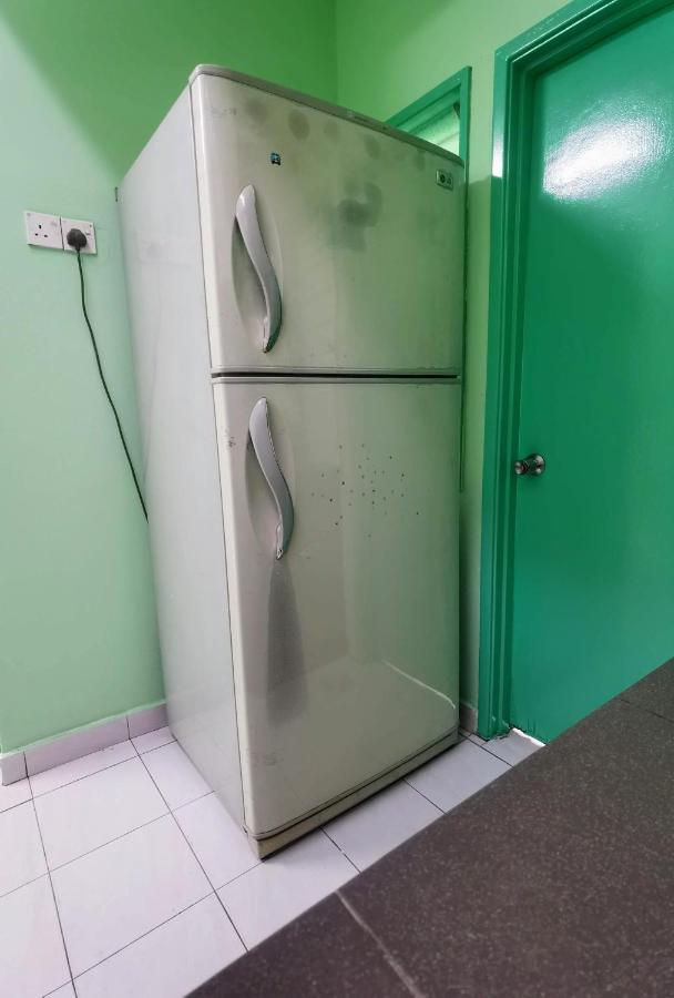 3 2 Parking 10pax Psr Comfy Sofa&bed Near Mrt Eateries Mcd Seri Kembangan
