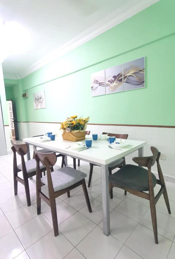 3 2 Parking 10pax Psr Comfy Sofa&bed Near Mrt Eateries Mcd * Seri Kembangan