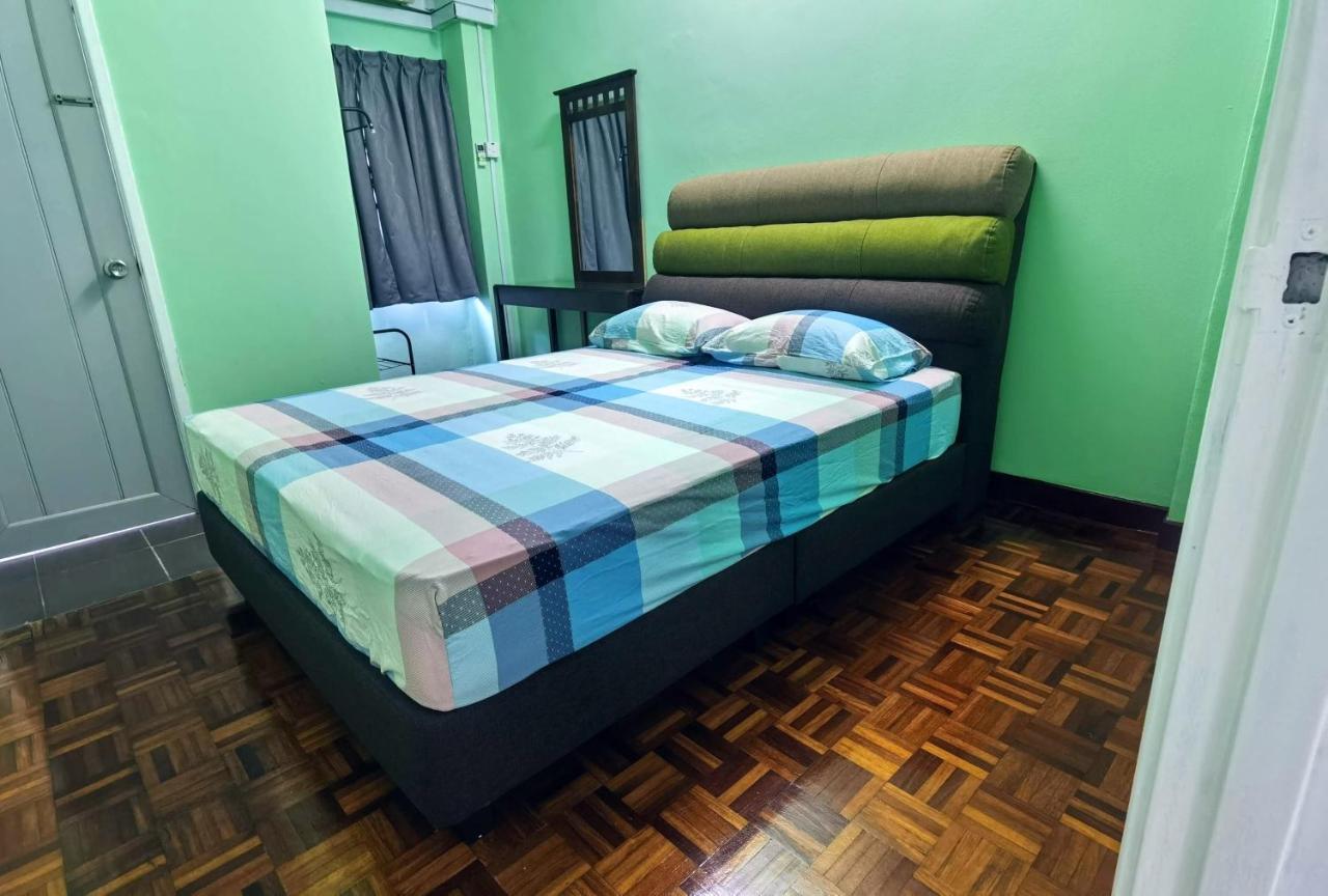 3 2 Parking 10pax Psr Comfy Sofa&bed Near Mrt Eateries Mcd Apartment Seri Kembangan